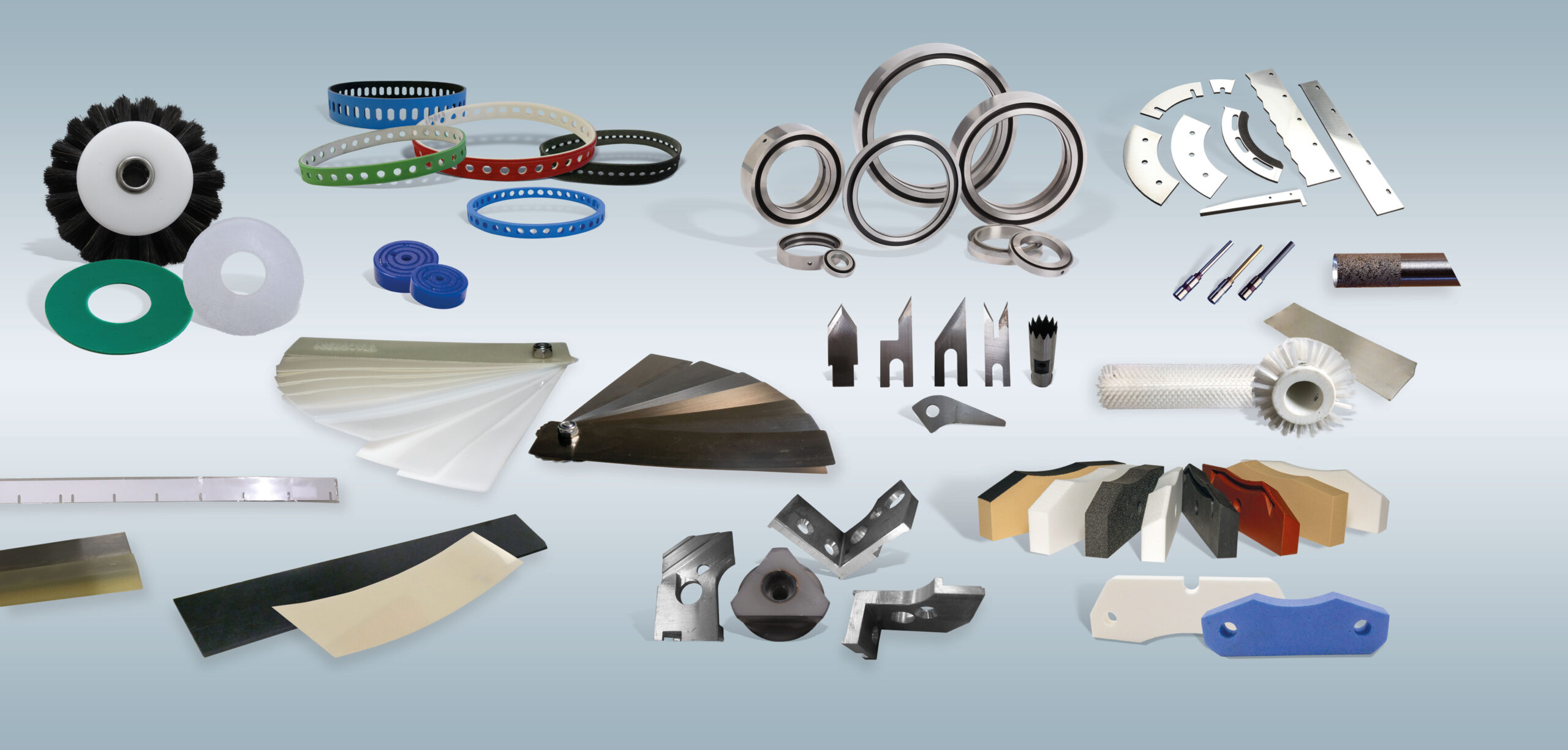 Stanssaustarvikkeita ja hihnoja