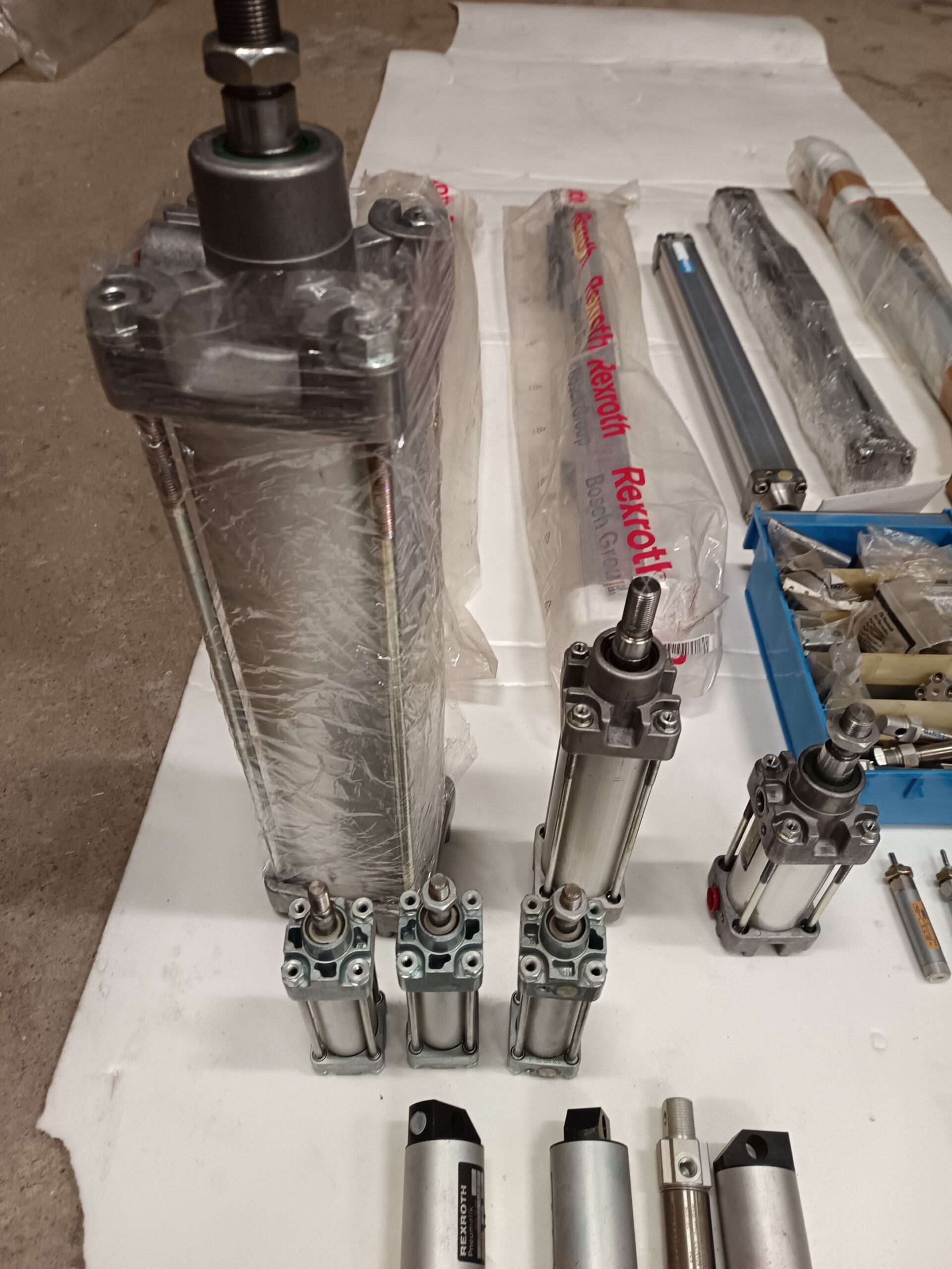 Paineilmasylintereitä